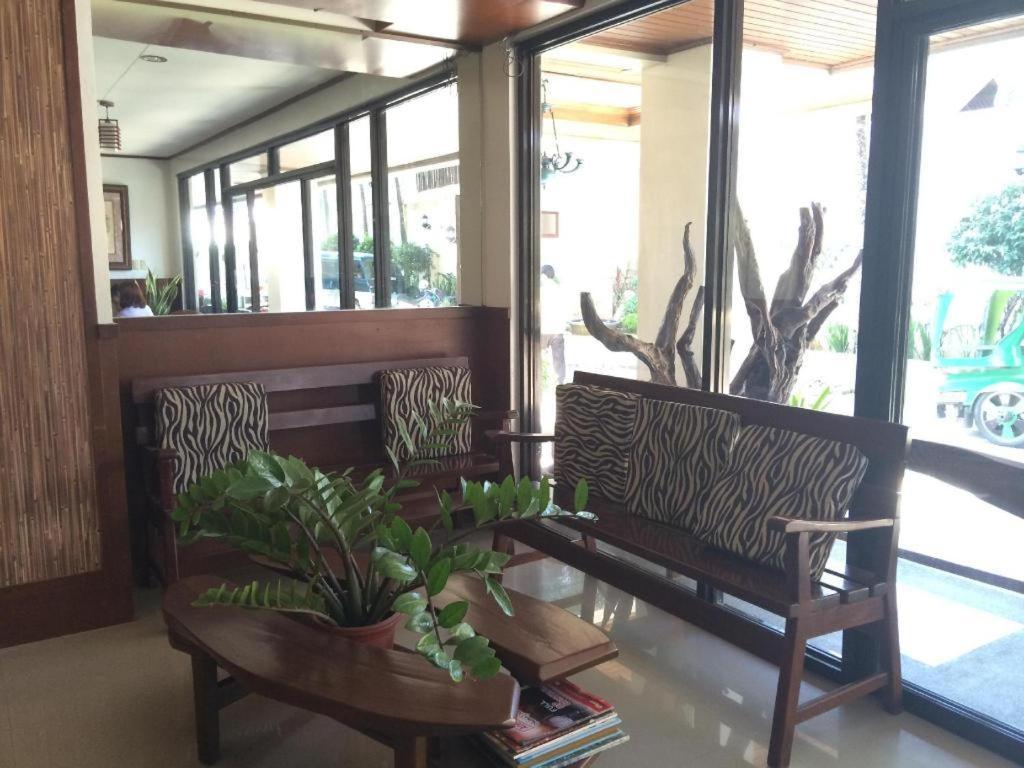 La Esperanza Hotel Kalibo Extérieur photo