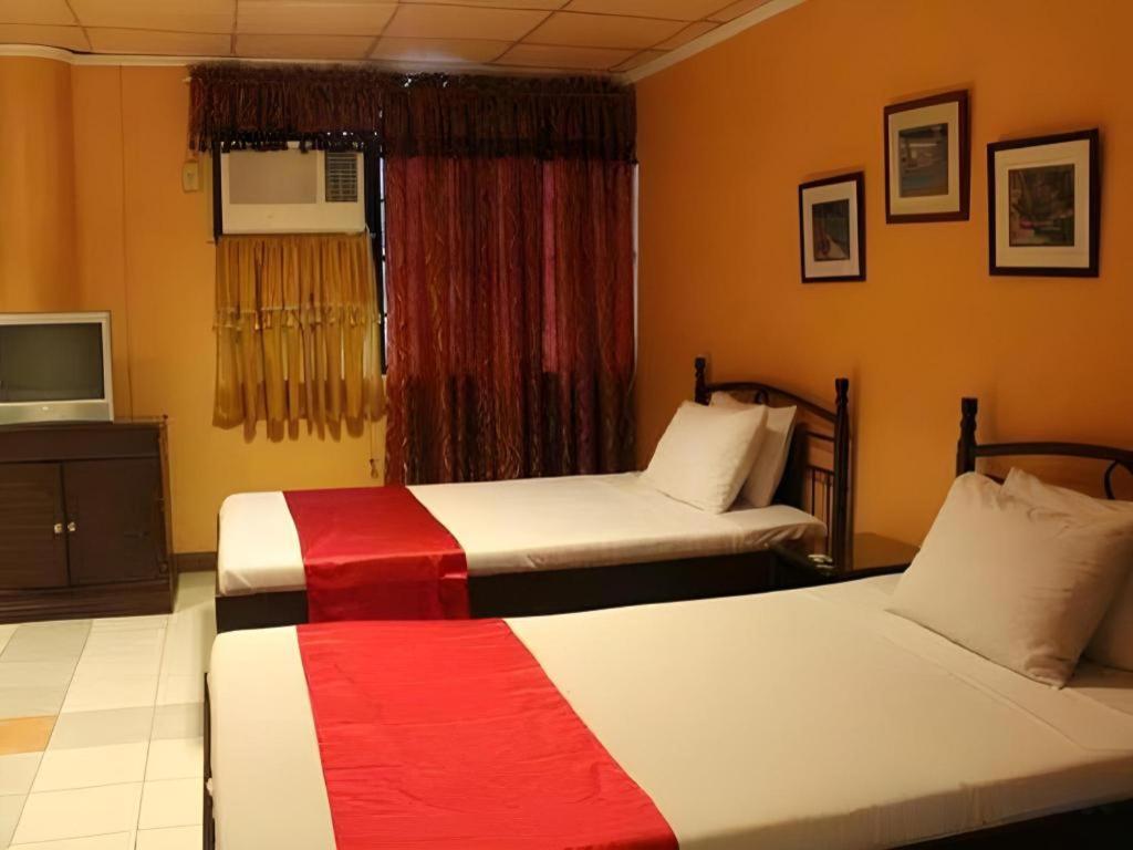 La Esperanza Hotel Kalibo Extérieur photo