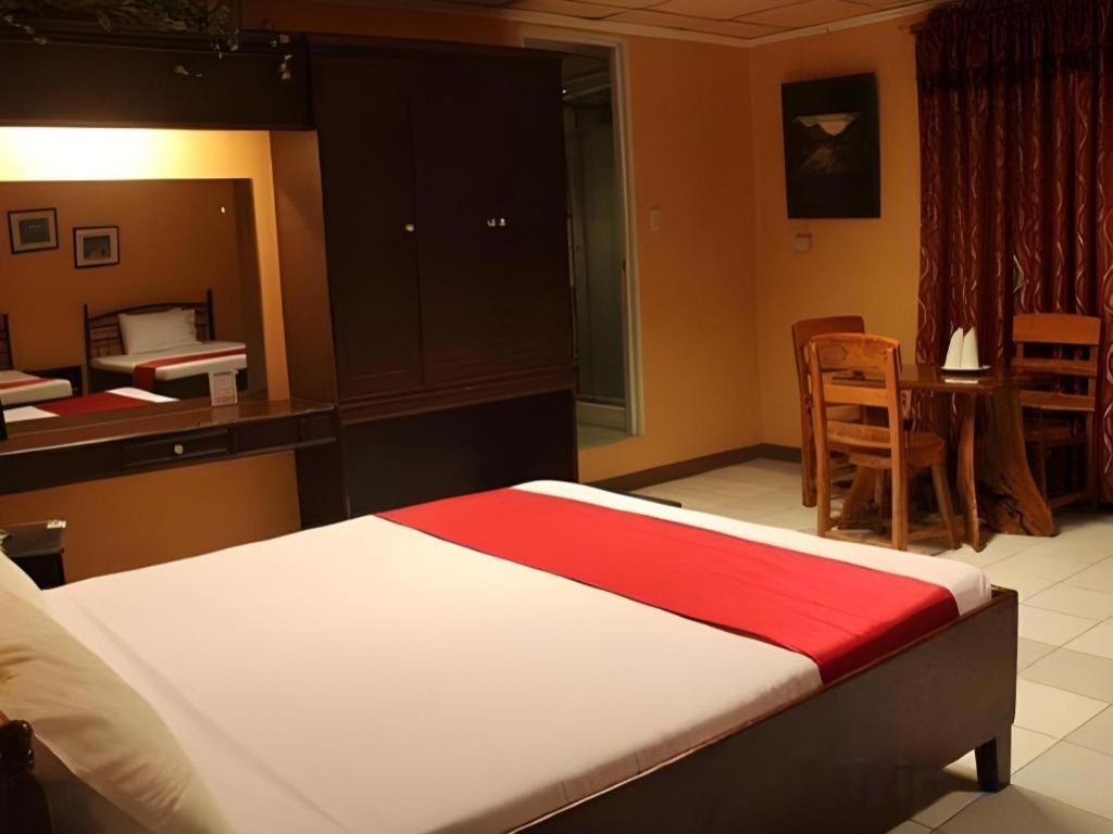 La Esperanza Hotel Kalibo Extérieur photo
