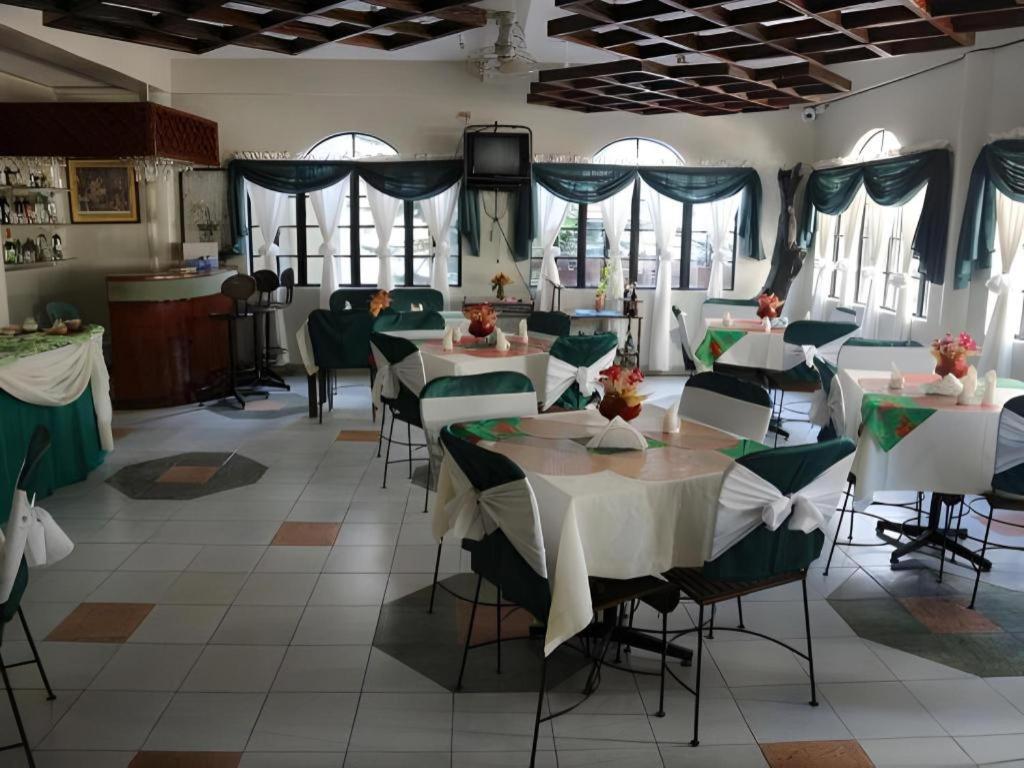 La Esperanza Hotel Kalibo Extérieur photo