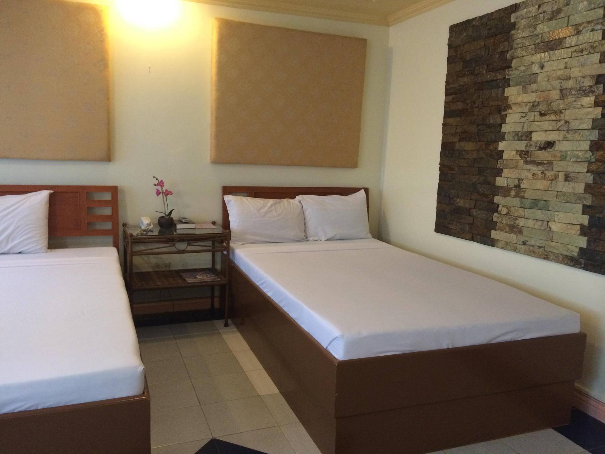 La Esperanza Hotel Kalibo Extérieur photo