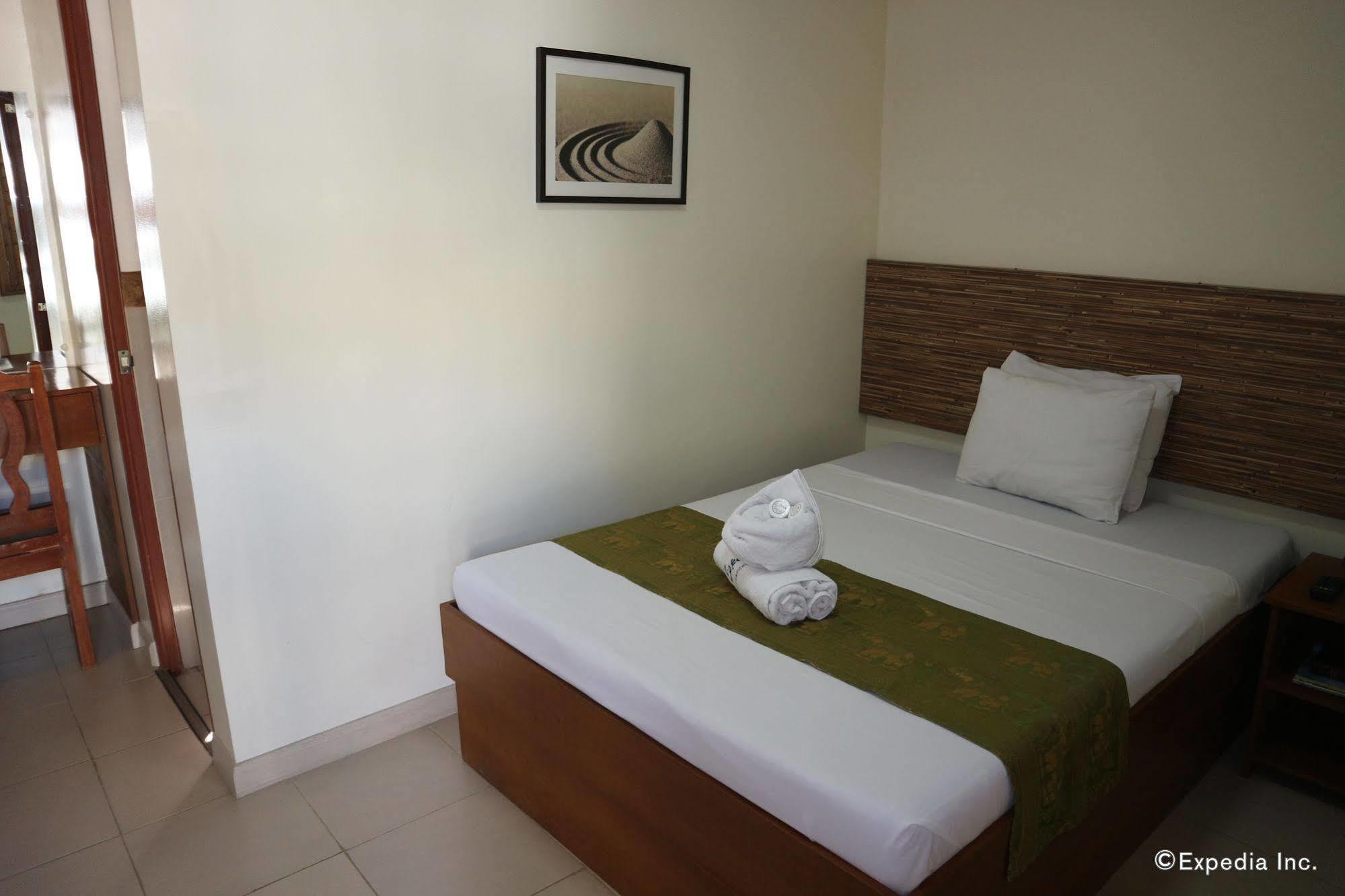 La Esperanza Hotel Kalibo Extérieur photo