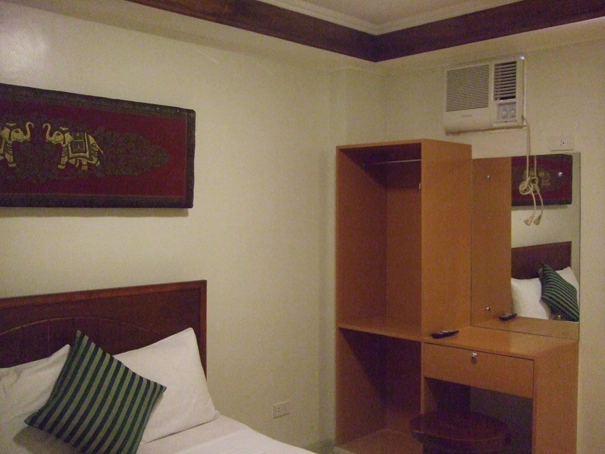La Esperanza Hotel Kalibo Extérieur photo